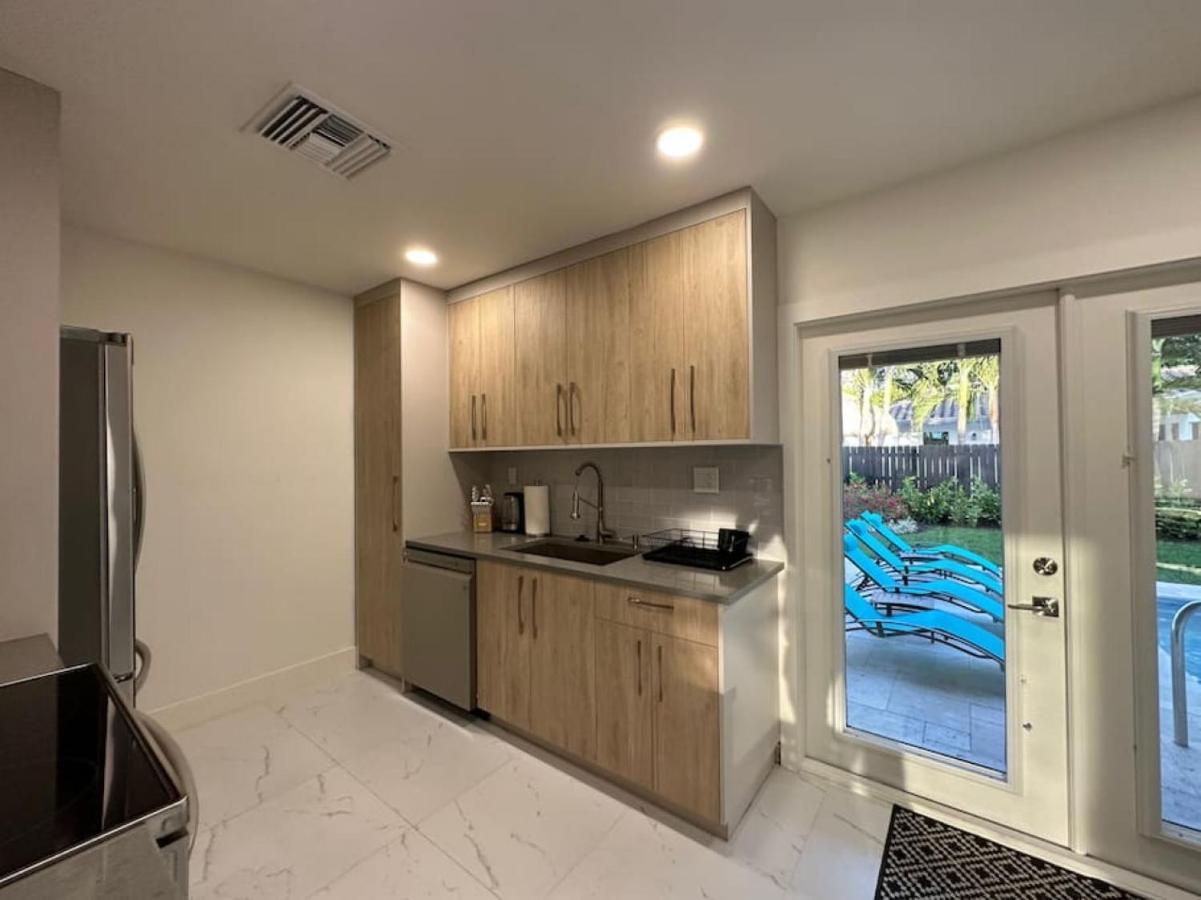 The Sun House - 3 Bed, 2 Bath, Private Pool, Fire Pit, Huge Backyard Villa Fort Lauderdale Kültér fotó